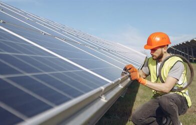 Powering the Solar Boom: How Smart Appointment Ecosystems Are Driving Field Service Efficiency